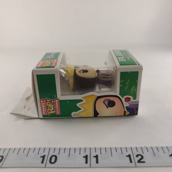 Disney Evil Queen Vinyl Figure Funko Pocket Pop! Keychain Snow White - Picture 4 of 6